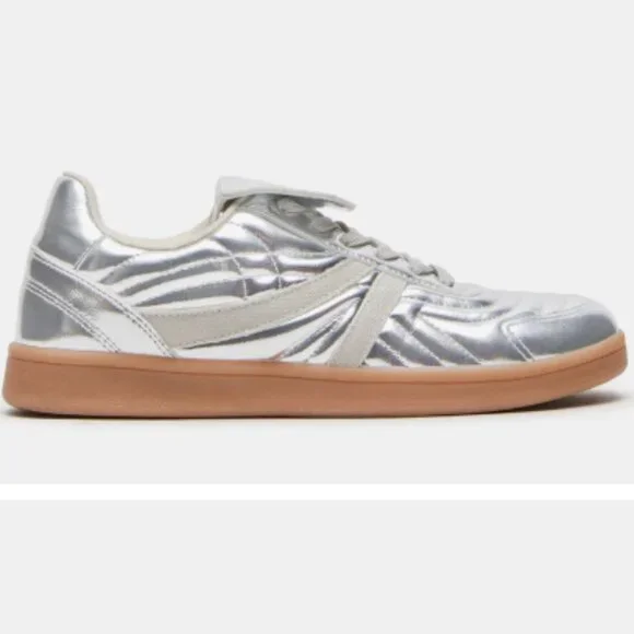 Steve Madden Madrid Silver Low Top Sneakers - Never worn, missing laces size 5 - Picture 3 of 12